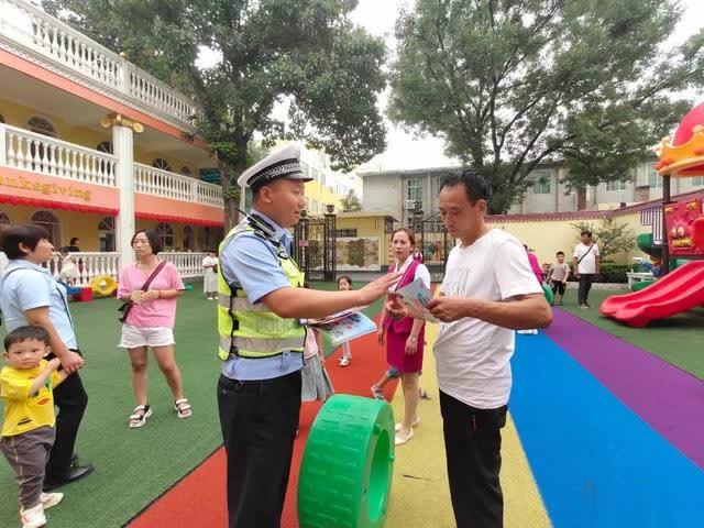 潼關交警走進幼兒園 上好“新學期交通安全第一課”