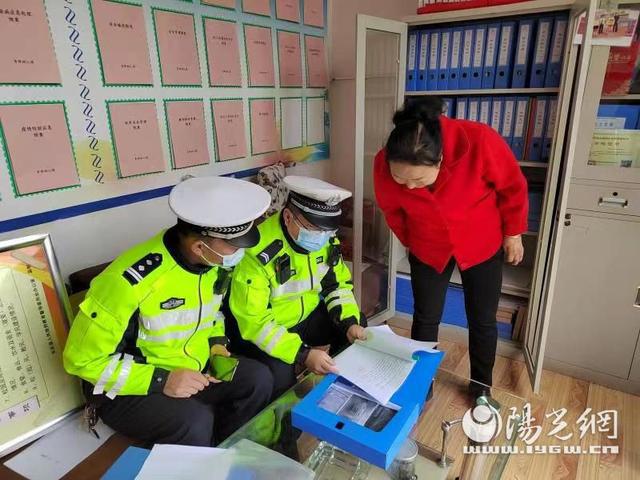 長武交警開展校車安全檢查與宣傳教育活動