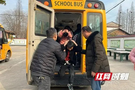 南縣浪拔湖：織密校車“安全網(wǎng)” 守護(hù)學(xué)生平安行
