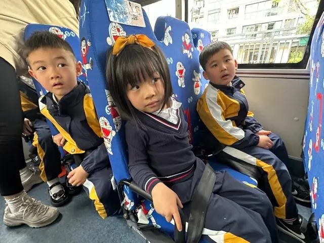 校車著火了可怎么辦？這家幼兒園進行了安全應急演練