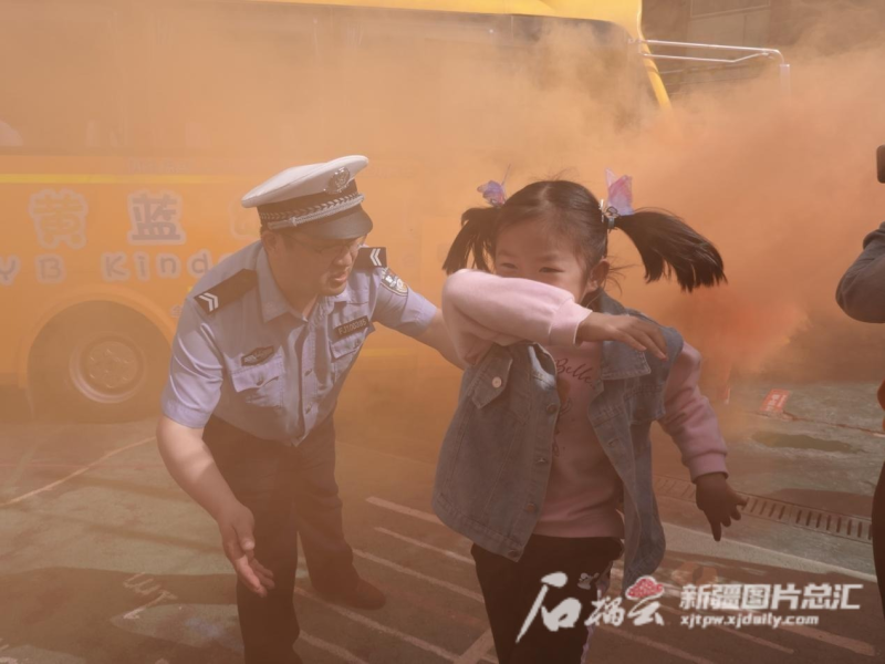 防災減災進校園 看警察蜀黍的科普“課堂”