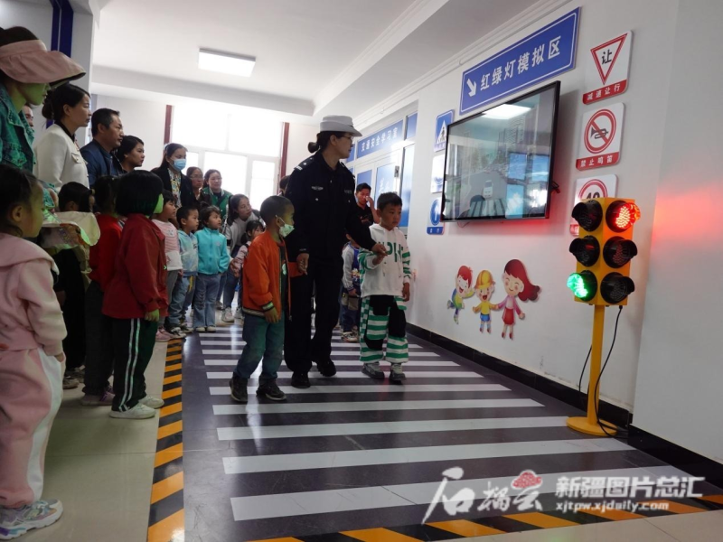 防災減災進校園 看警察蜀黍的科普“課堂”