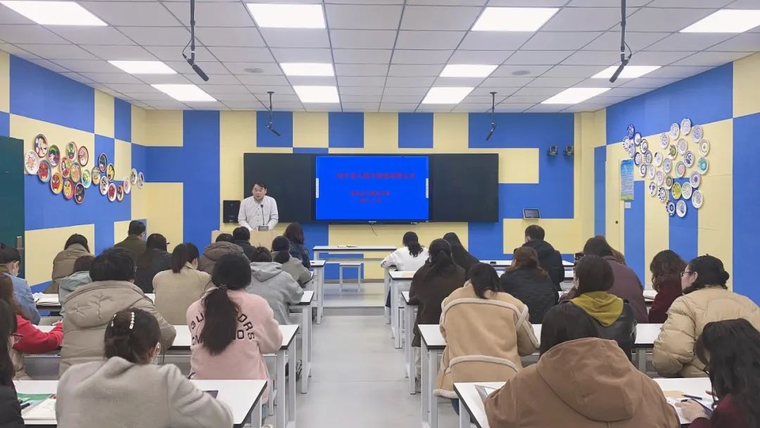 演練不松懈 安全伴童行——青陽實(shí)小旌陽分部校車著火逃生演練活動(dòng)