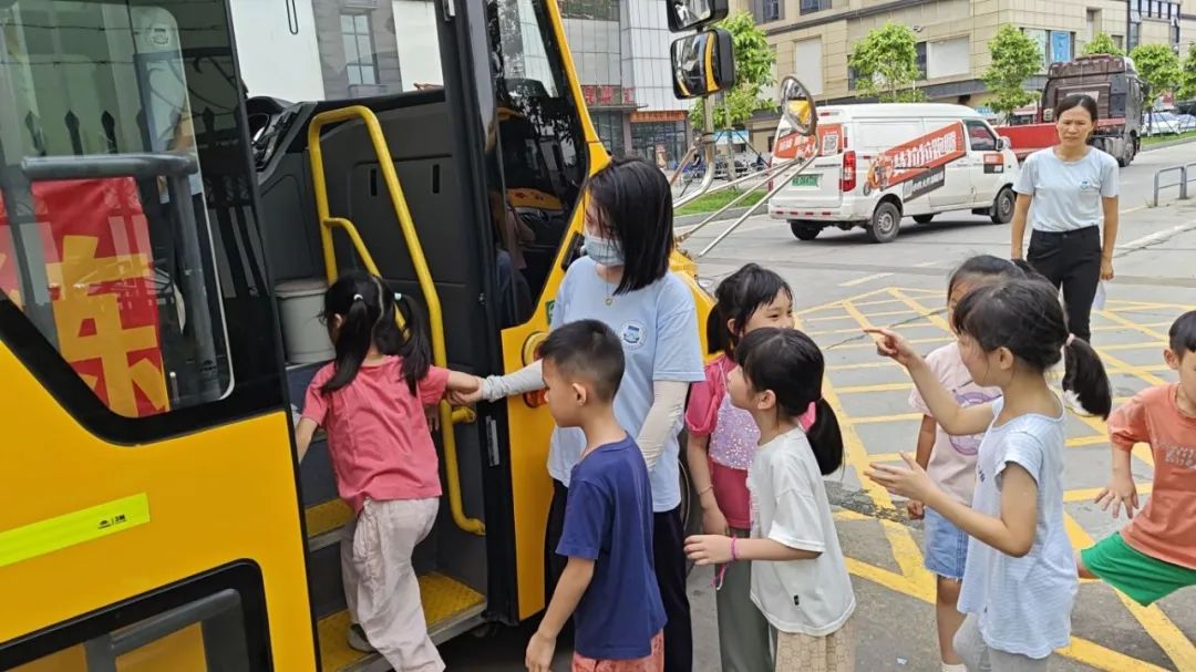 安全護(hù)航，平安抵達(dá) ▎佛山市南海區(qū)大瀝禹源幼兒園2024年校車安全應(yīng)急演練