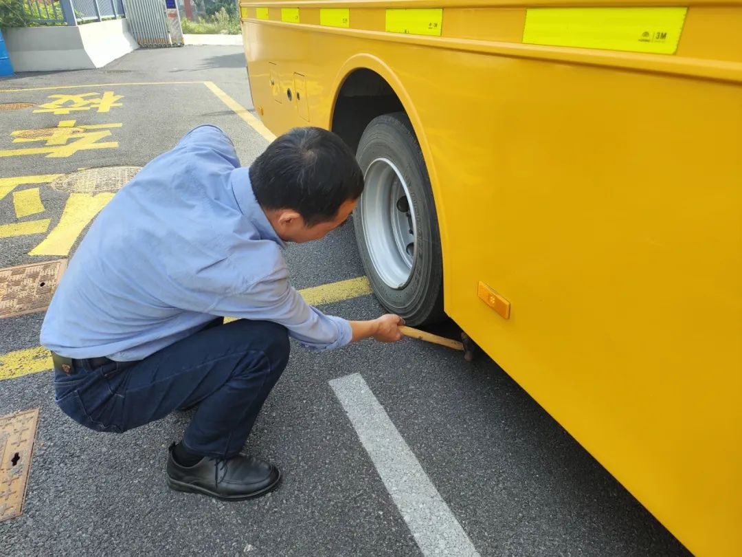 以練筑防 安全啟航 | 興化市陽山幼兒園校車安全應(yīng)急疏散演練