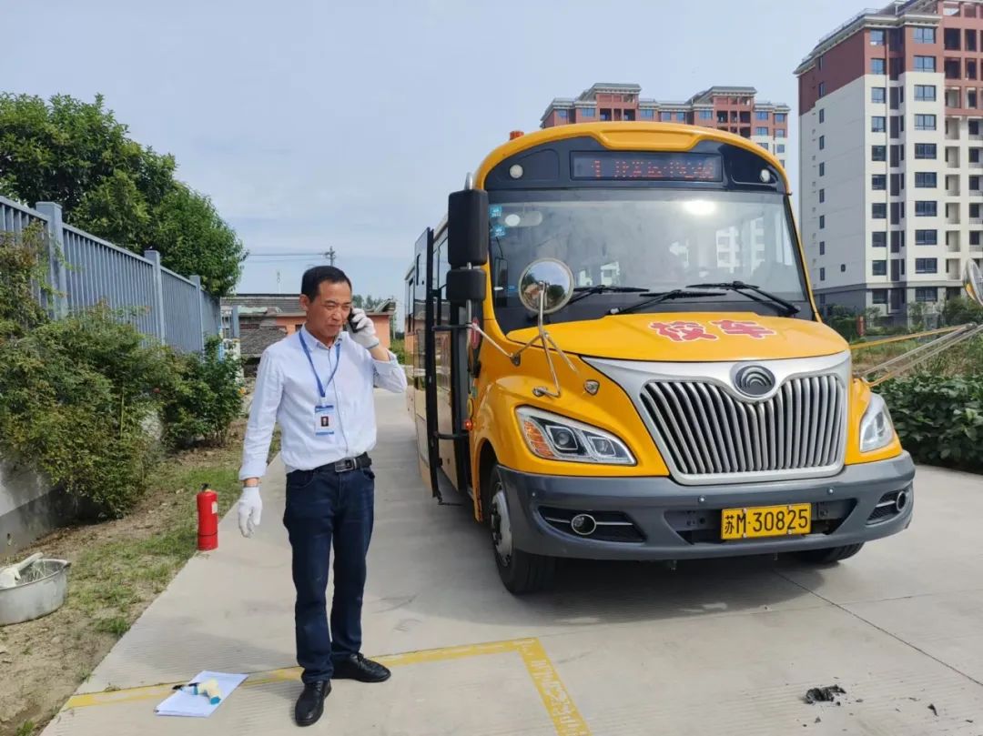 以練筑防 安全啟航 | 興化市陽山幼兒園校車安全應(yīng)急疏散演練