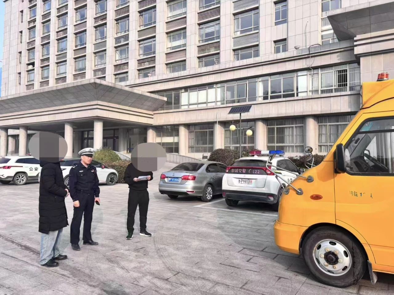 無視學生安全！未取得校車駕駛資格還敢開車上路！