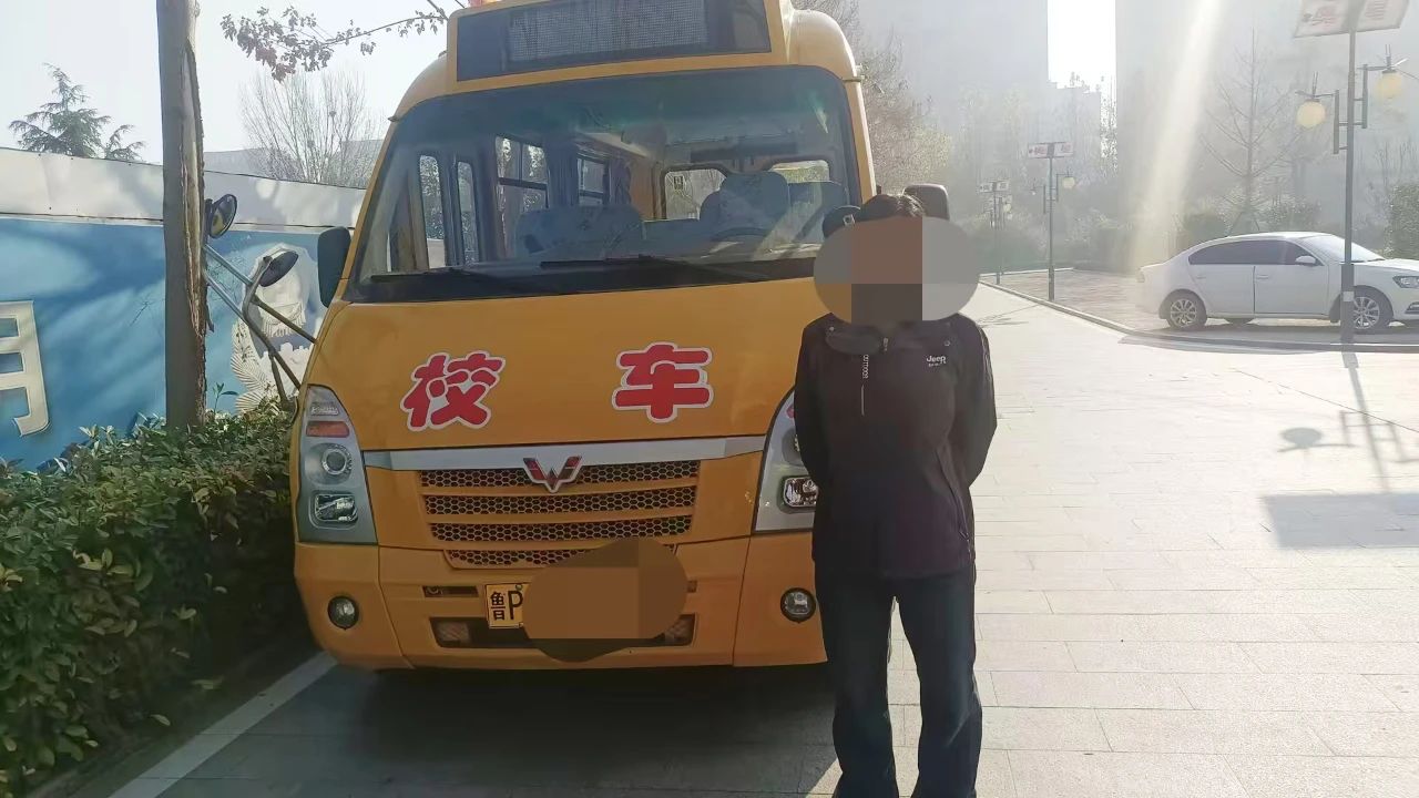 無視學生安全！未取得校車駕駛資格還敢開車上路！