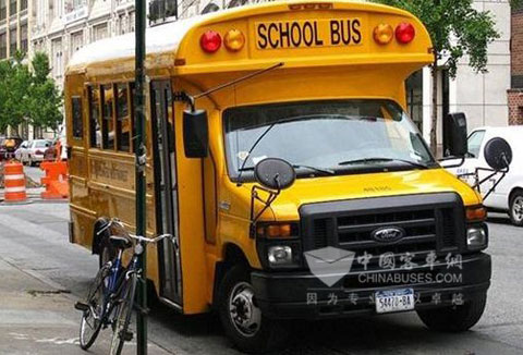 A型校車