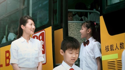 中美實(shí)力對(duì)比之校車版(圖)