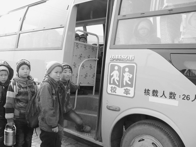 安全校車何時“路路通”(組圖)