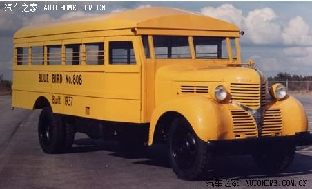 美國校車應(yīng)對司機盲區(qū)的方法