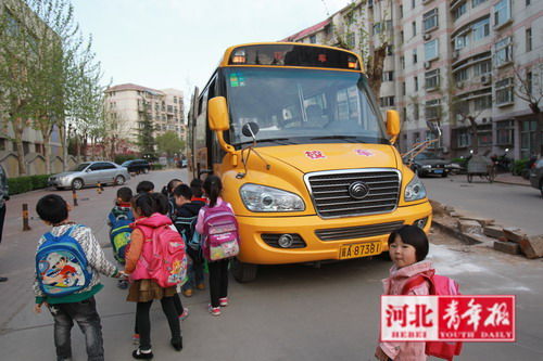 河北出臺校車管理細化措施 校車每半年做一次體檢