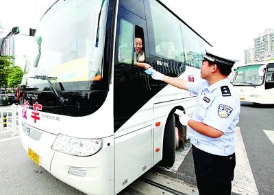 新買校車將發(fā)專門校車標(biāo)牌