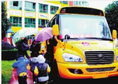 長沙校車明年起有專牌：湘A*S 每半年須體檢