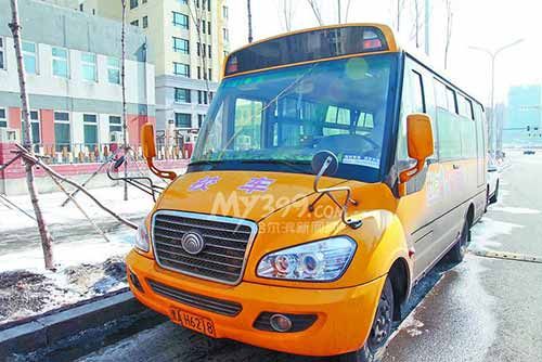 校車外觀