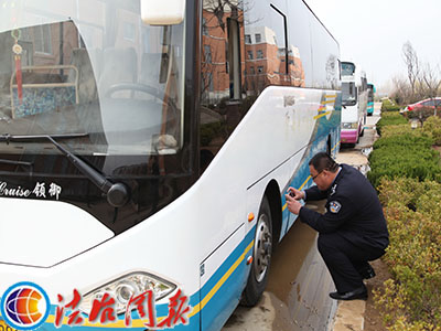 山東費(fèi)縣對校車開展拉網(wǎng)式安全隱患大排查