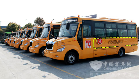 近百輛校車蓄勢(shì)2013 申龍尋求穩(wěn)中取勝