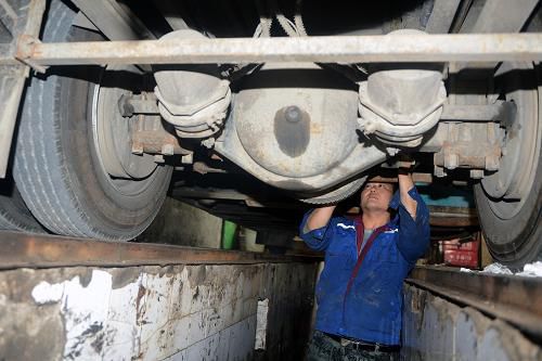 校車服務(wù)中心：為孩子出行系上“安全帶”