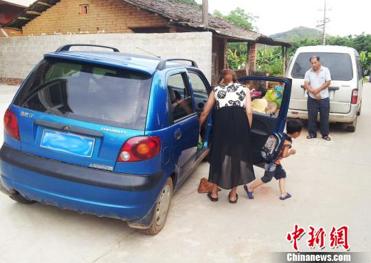 幼兒園業主將5座私家車改成校車擠入21名兒童