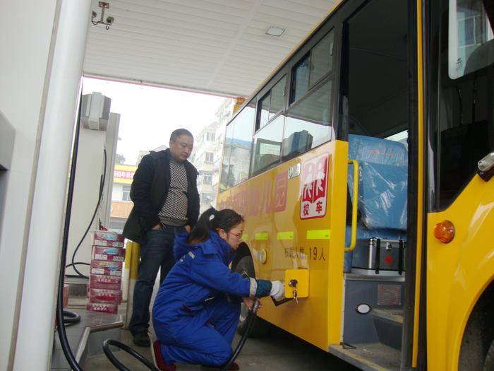 合肥石油：校車(chē)綠色通道受稱(chēng)贊
