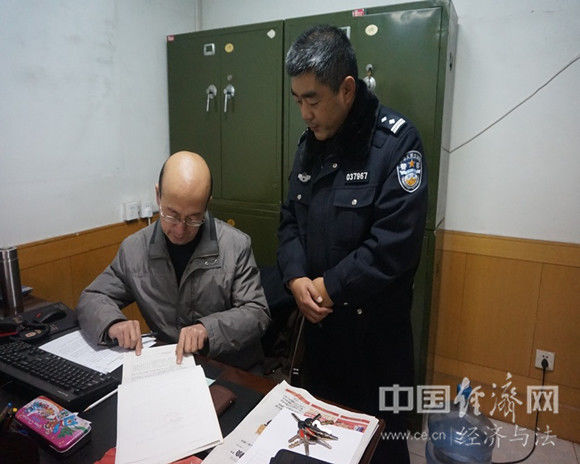 山東東營交警開展校車交通安全隱患排查整改工作