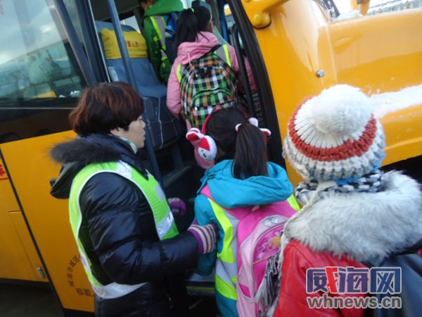 威海校車自2002年運營至今連續12年零事故