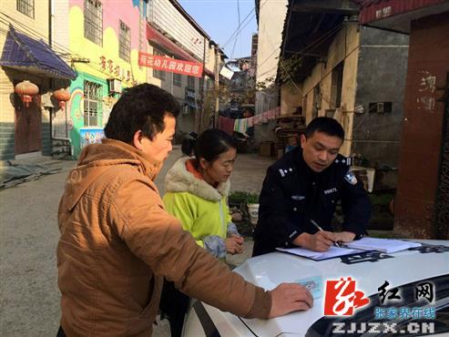 張家界交警一大隊多次深入各大幼兒園檢查校車安全