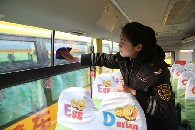 青島1800輛校車放寒假， 下學期校車線路需提前報名
