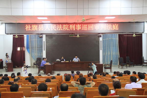 河南社旗法院集中審理校車超載案 為孩子安全撐起一片天