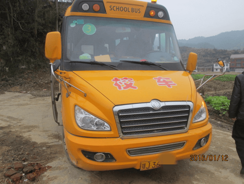 湖北蘄春首例校車嚴重超員案開庭審理