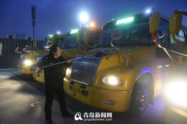 山東頭村借讀生坐上新校車