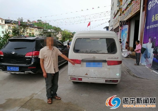 遂寧射洪：“黑校車”超員上路 交警設(shè)卡現(xiàn)場(chǎng)擋獲