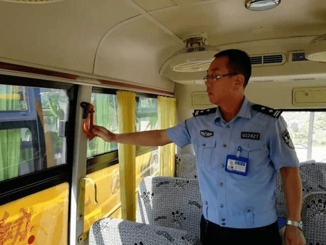 迎接開學季，邯鄲峰峰交警開展校車安全隱患大排查