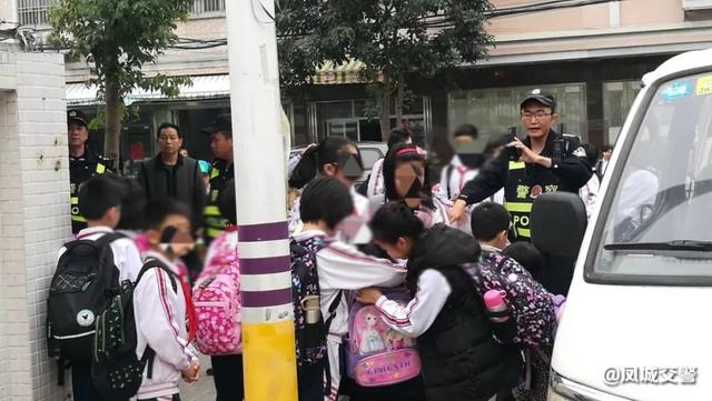 潮州交警饒平大隊依法嚴厲打擊“黑校車”違法行為！