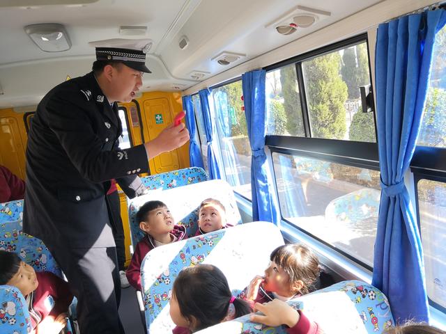 全國中小學生安全教育日 | 校車安全演練ing~