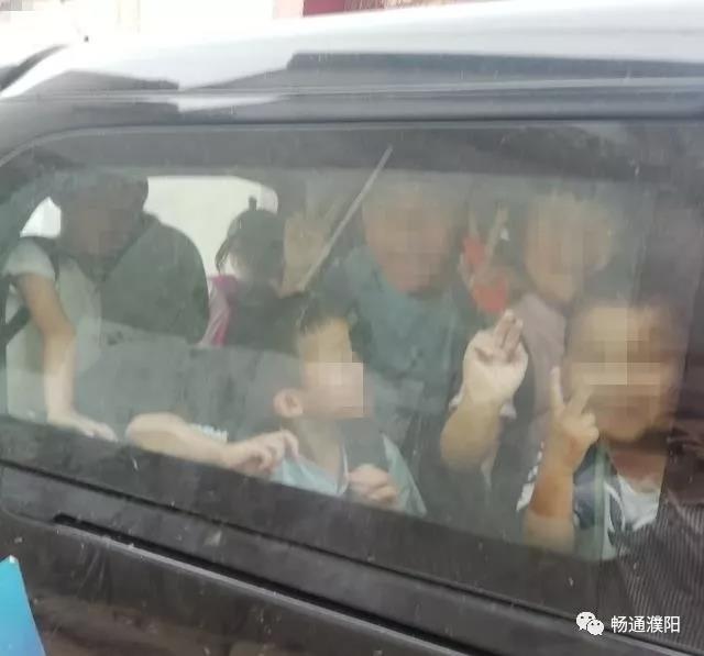 6月18日，遼寧省凌源市一名4歲幼童被遺忘在校車內(nèi)，放學(xué)時(shí)才被人發(fā)現(xiàn)死亡。