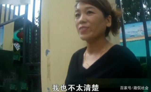 無牌無證黑送子車被查，女司機(jī)一問三不知，交警打開車門后傻眼了！