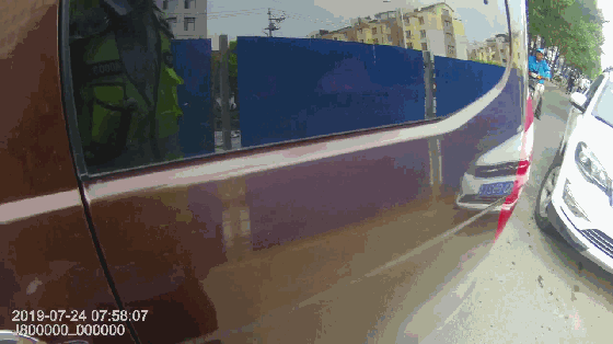 【覆車之戒】大膽“黑校車”上路被查，遼源交巡警開出“萬元罰單”