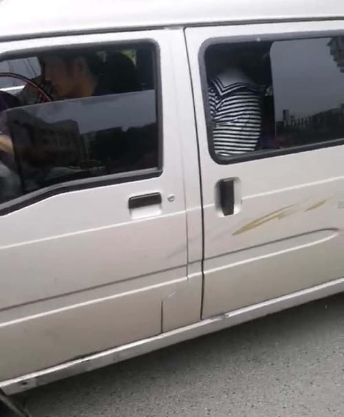 校車沒證黑車橫行，佳木斯教育局：公交全覆蓋，不批校車服務