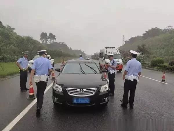 東坡交警：認真開展節前安全隱患排查