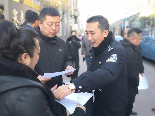 【朝陽交警持續(xù)推進(jìn)“七進(jìn)”活動 開展冬季交通安全進(jìn)校園主題宣傳】