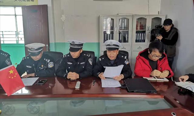 六盤水交警開(kāi)展“今冬明春”校車安全整治行動(dòng)