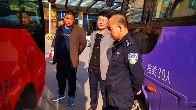 盧氏縣公安局交警大隊(duì)車管所開(kāi)展客車和校車安全檢查