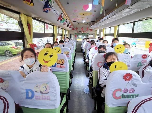 復(fù)課首日 交運(yùn)西海岸溫馨校車啟動(dòng)163輛校車為學(xué)子保駕護(hù)航