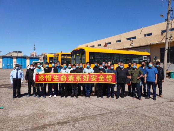 洮南公安交巡警對校車駕駛人進行復學前安全培訓