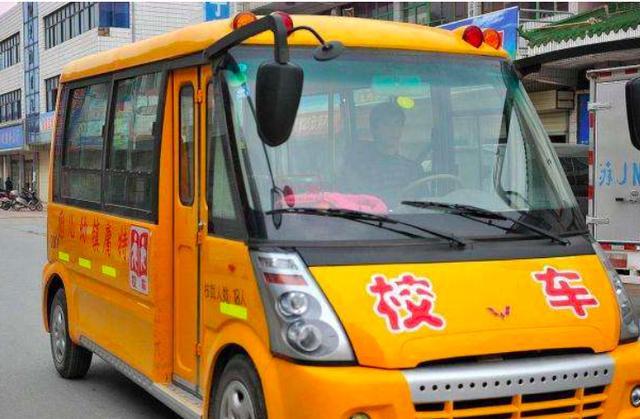 甘肅慶陽發生嚴重校車事故