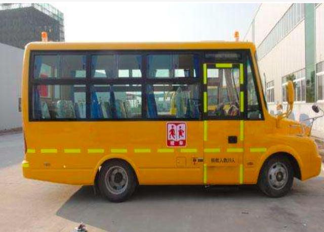甘肅慶陽發生嚴重校車事故
