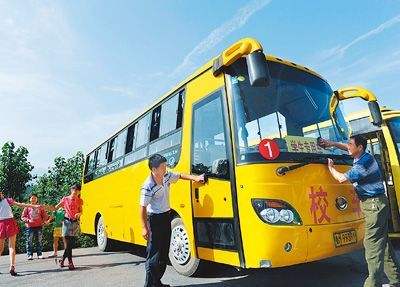 湖南省的祁陽縣整治校車頑疾 護航學生安全