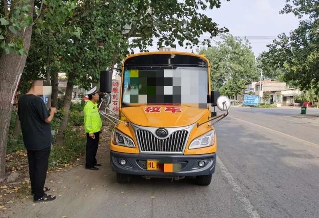漯河臨潁：對校車超員零容忍，保證學生生命安全